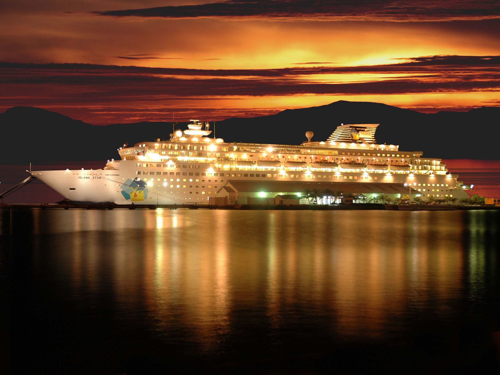 Cruise Ships HD Wallpapers (2010) JPEG